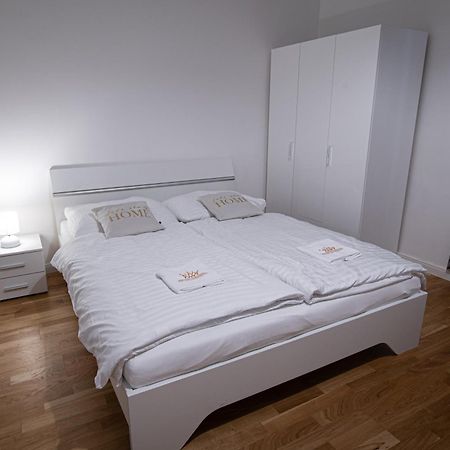 New Apartments Complex Prague Florenc Exterior photo